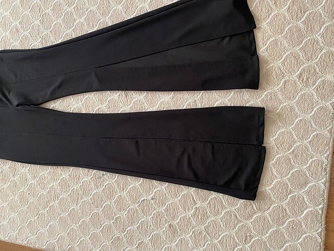 Yırtmaçlı pantolon