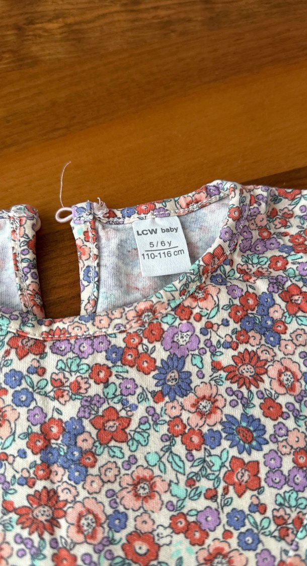 Çiçek Desenli Kız Çocuk Kısa Kollu Bluz - Görsel 3