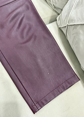 Mango bordo deri görünümlü pantolon - Görsel 5