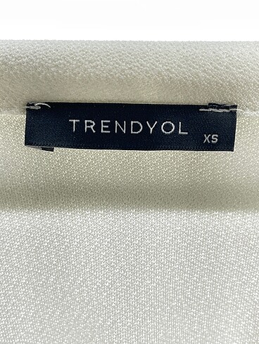 xs Beden beyaz Renk Trendyol & Milla Bluz %70 İndirimli.