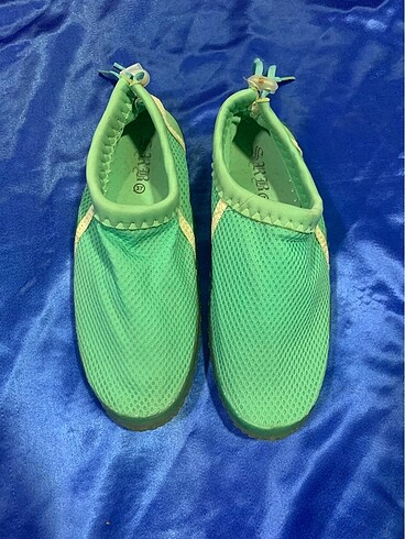 Yeşil deniz ayakkabısı