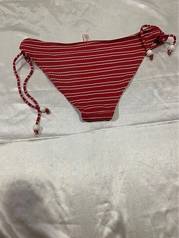 Penti Kırmızı bikini altı