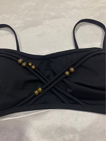 Siyah bikini üstü