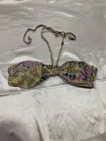 Hm bikini üstü