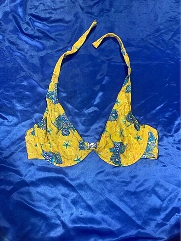 Sarı bikini takımı
