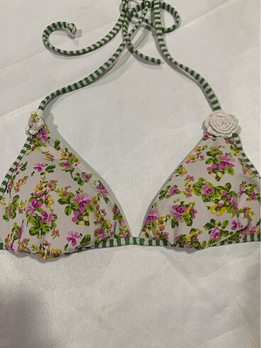 Kom Çiçekli bikini üstü