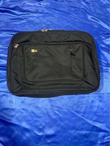 Case logic laptop çantası