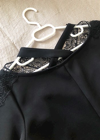 Dantel Detaylı Siyah Uzun Kollu V Yaka Elbise - Görsel 3