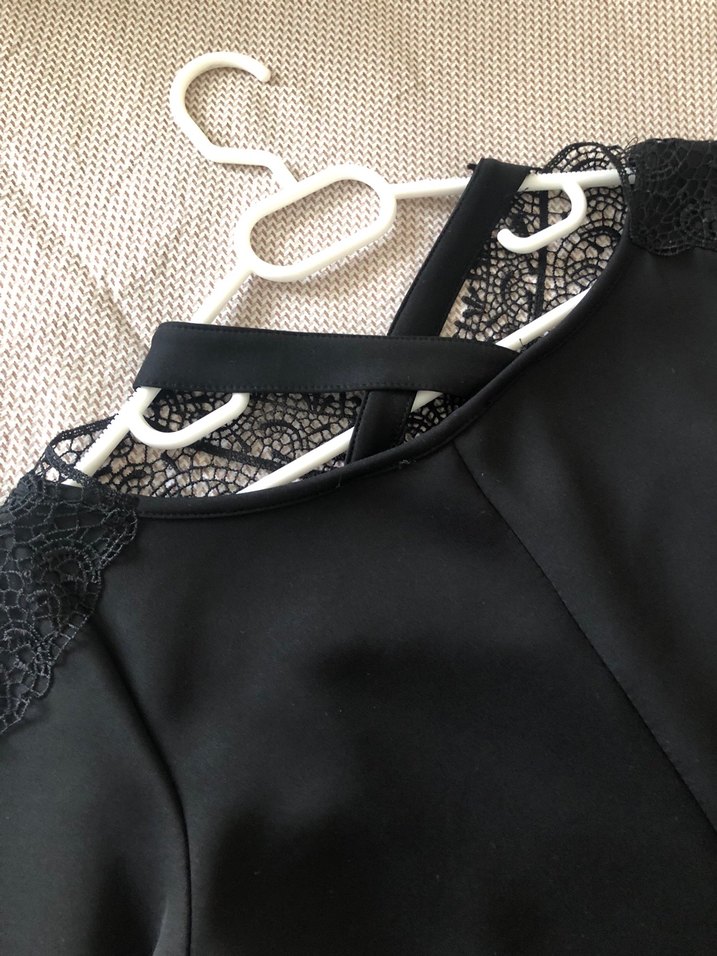 Dantel Detaylı Siyah Uzun Kollu V Yaka Elbise - Görsel 3