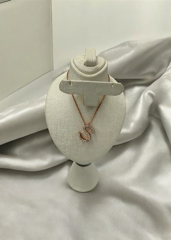 Roz Renkli Gümüş S harfli Kolye - Görsel 2