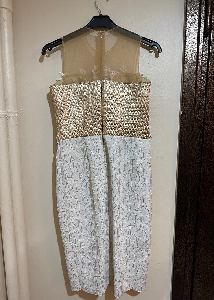 Kısa Beyaz Elbise - Görsel 3