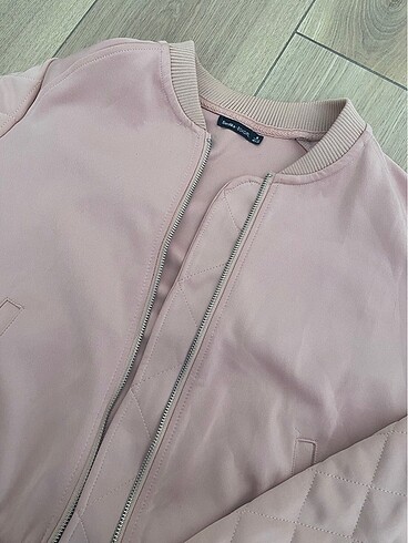 m Beden pembe Renk Bershka bomber ceket