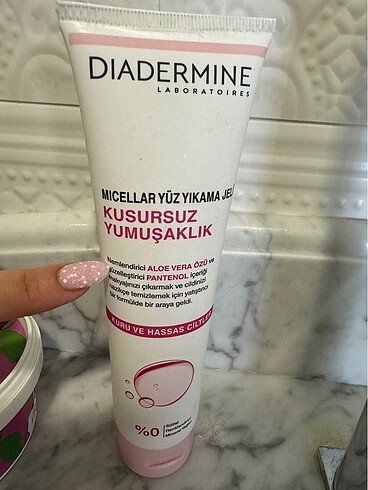 Diadermine Yüz yıkama jeli