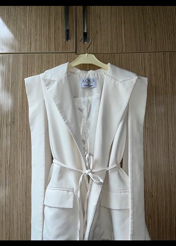 Beyaz Kemerli Kolsuz Mini Kadın yelek - Görsel 2