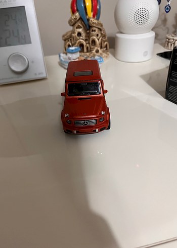 Koyu Kırmızı Mercedes-Benz G 500 Oyuncak Araba - Görsel 3