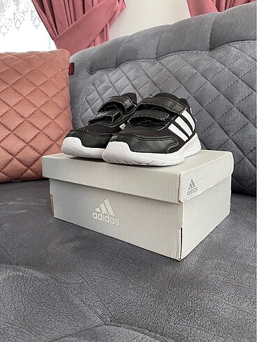 Adidas çocuk ayakkabısı