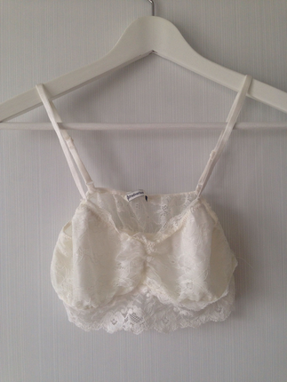 Stradivarius Kırık beyaz dantelli bralet