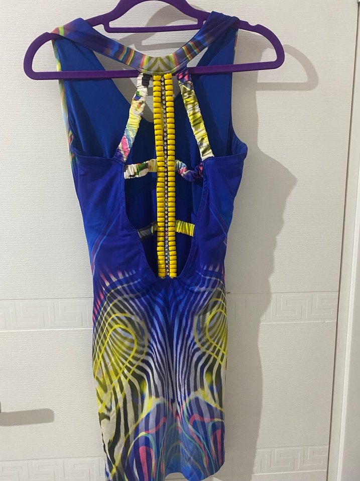 Renkli Pilili Uzun V Yaka Kolsuz Elbise - Görsel 3