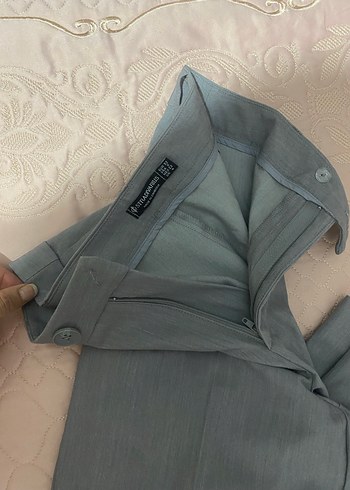 Kadın Gri Keten Kemerli Kumaş Pantolon - Görsel 3