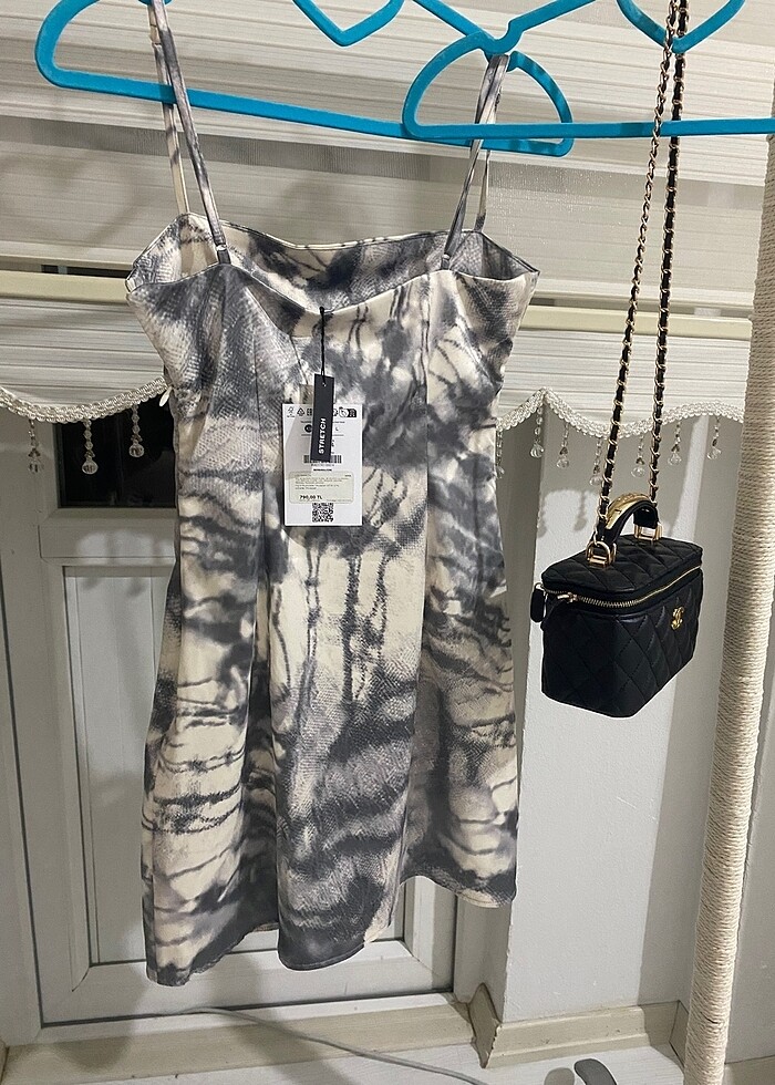 mini saten elbise - Görsel 3