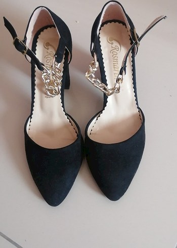 Zincir Detaylı Siyah Süet Stiletto