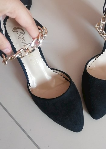 Diğer Zincir Detaylı Siyah Süet Stiletto