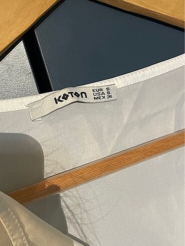 Koton Beyaz ön detayı olan gömlek -bluz