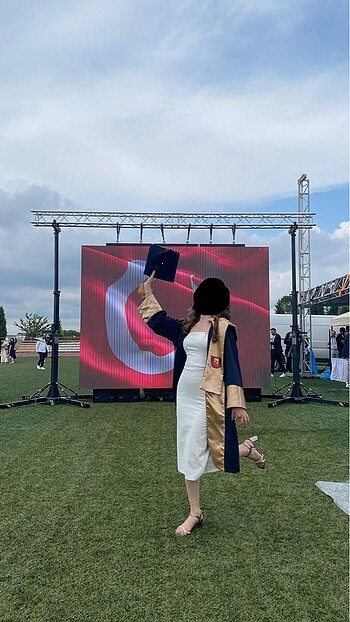 Trendyolmilla Ekru Vücuda Oturan Astarlı Parlak Taşlı Abiye