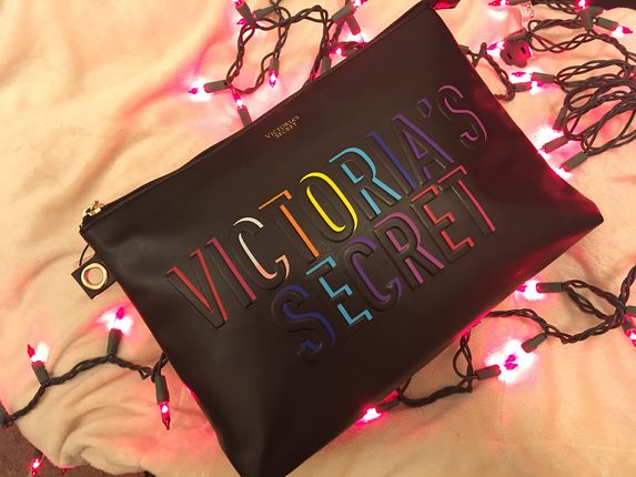 Victoria?s Secret makyaj çantası 