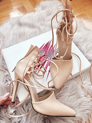 38 Beden nude stiletto