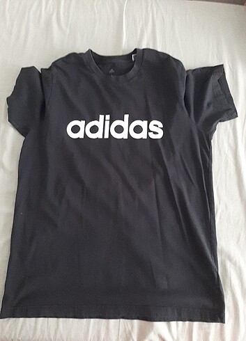 Adidas tişört 