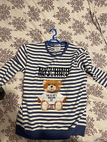 Moschino yumuşak kazak