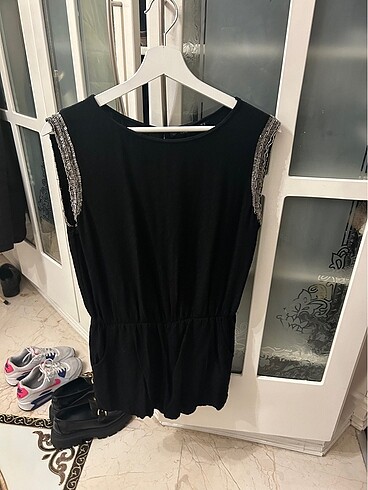 Zara kolları boncuklu tulum