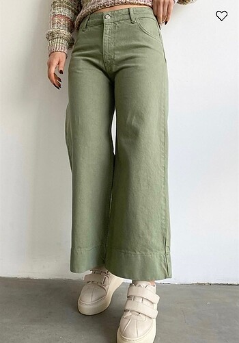 Bol Paça Çağla Yeşili Gabardin Pantolon