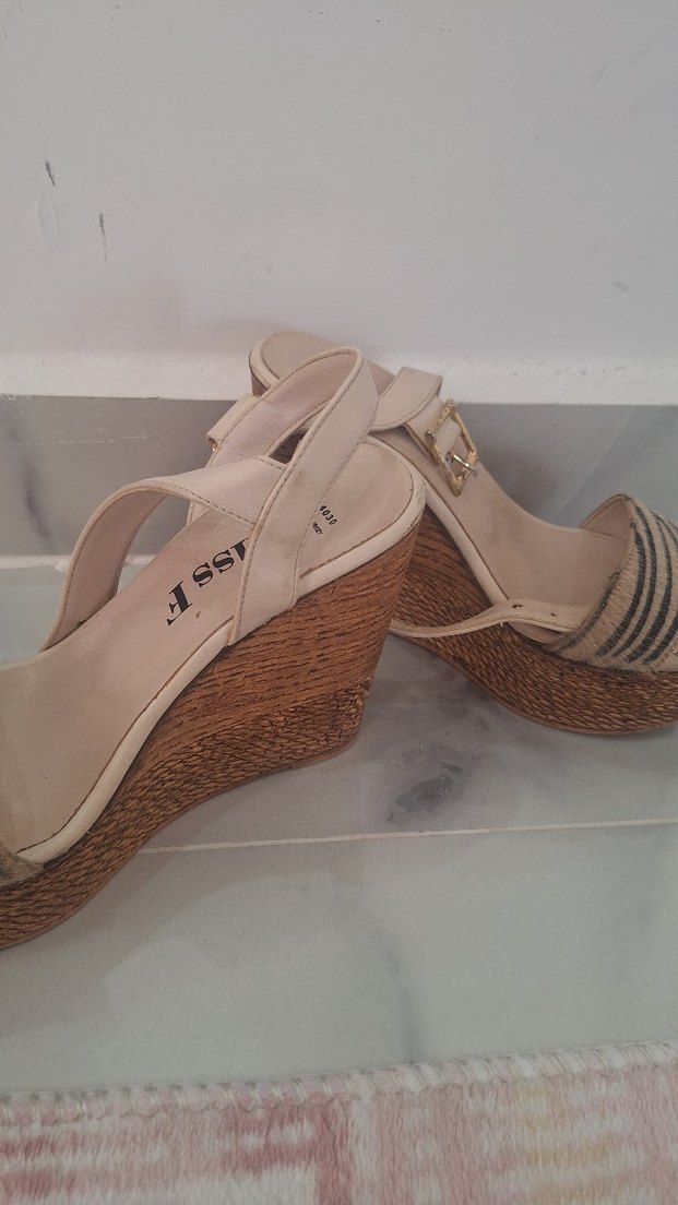 Bej Zebra Desenli Kadın Dolgu Topuk Ayakkabı - Görsel 3