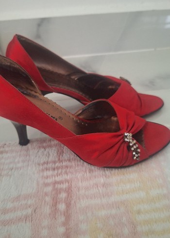 Kırmızı Tokalı Kadın Abiye Ayakkabı - Görsel 5