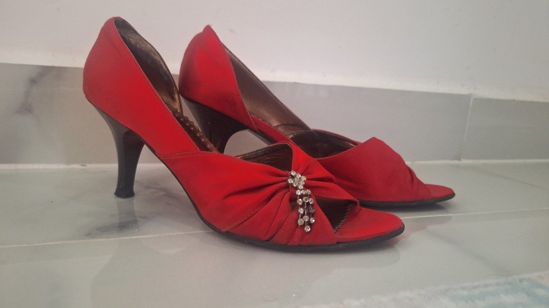 Kırmızı Tokalı Kadın Abiye Ayakkabı - Görsel 2