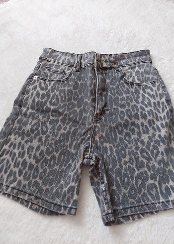 leopar Desenli Kadın Kot Şort