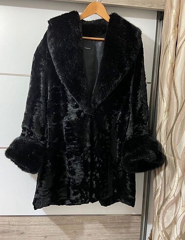 Mont kolu peluş