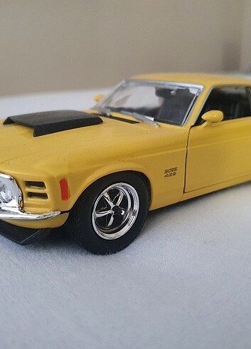 Beden Ford mustang