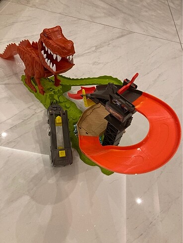  Hot wheels dinazor