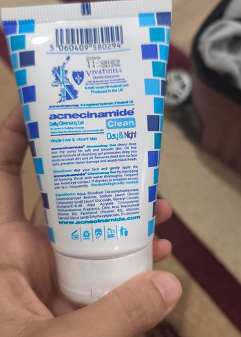 Diğer Acnecinamide Günlük Temizleyici Jel 150 ml