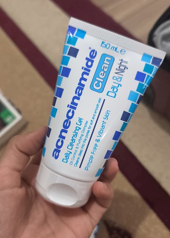 Acnecinamide Günlük Temizleyici Jel 150 ml