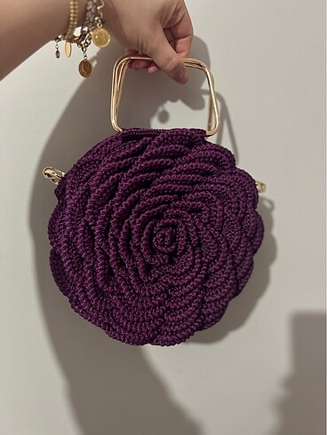 Beden Rose model gold detaylı çanta????