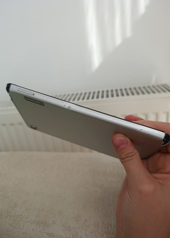 Gri Beyaz Lenovo tablet - Görsel 2