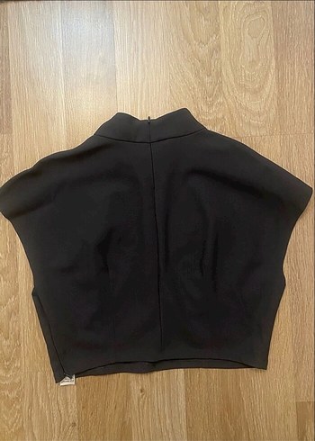 l Beden Gri Kısa Kesim Yüksek Yakalı Crop Top zara