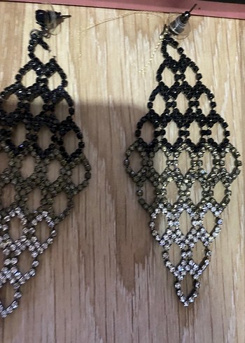 BeBe Bebe Siyah Nakışlı Boncuklu taşlı Küpe