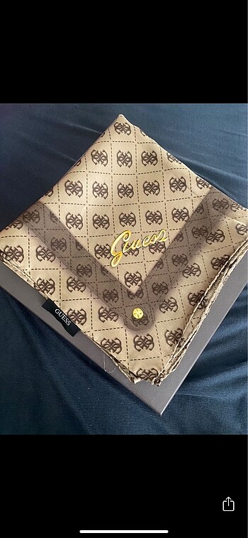 Guess eşarp