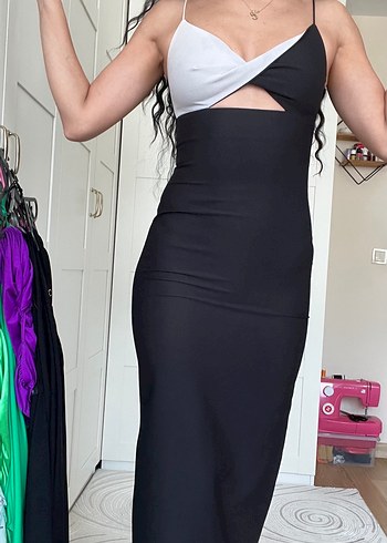 Siyah V Yaka Drapeli Midi Elbise - Görsel 3