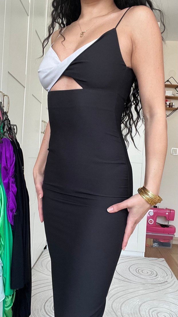 Siyah V Yaka Drapeli Midi Elbise - Görsel 2